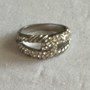 Silver tone Fashion Ring with CZ stones